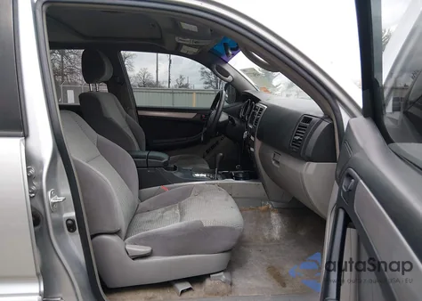 2005 Toyota 4Runner Sr5 V6 z USA, uszkodzony, nr VIN JTEBU14R558046195